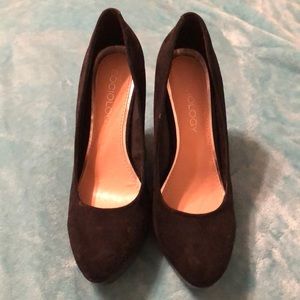 Black Suede Closed-Toe Wedges - Size 8